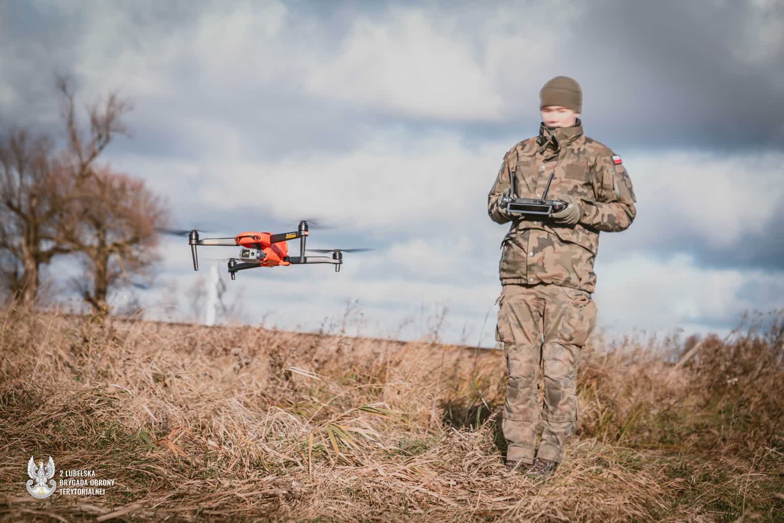 Terytorialsi strzegą torów po aktach dywersji. Intensywne patrole na Lubelszczyźnie 2 2LBOT patrole kolej_4.jpg
