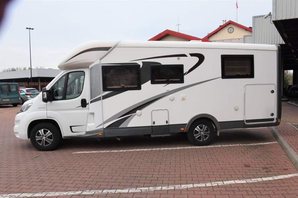 Tym kamperem nie pojedzie na biwak. 44-latek zatrzymany 2 EAttachments908157834fc41ab31d70d575425f50b8582cb23 xl