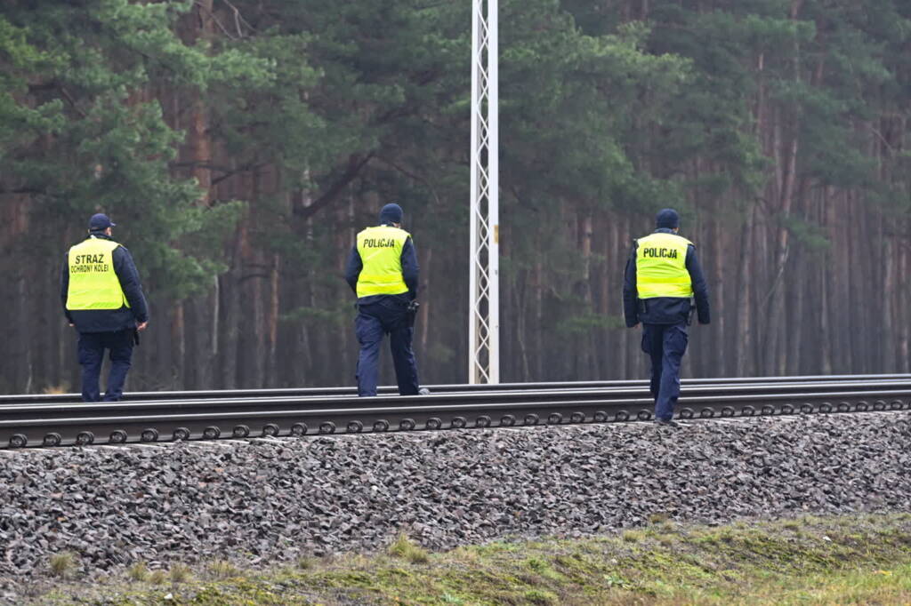 Premier: Ustalono osoby odpowiedzialne za akty dywersji 1 EAttachments9082003f4f08b39a04e6fd002104a2a4205db2e xl