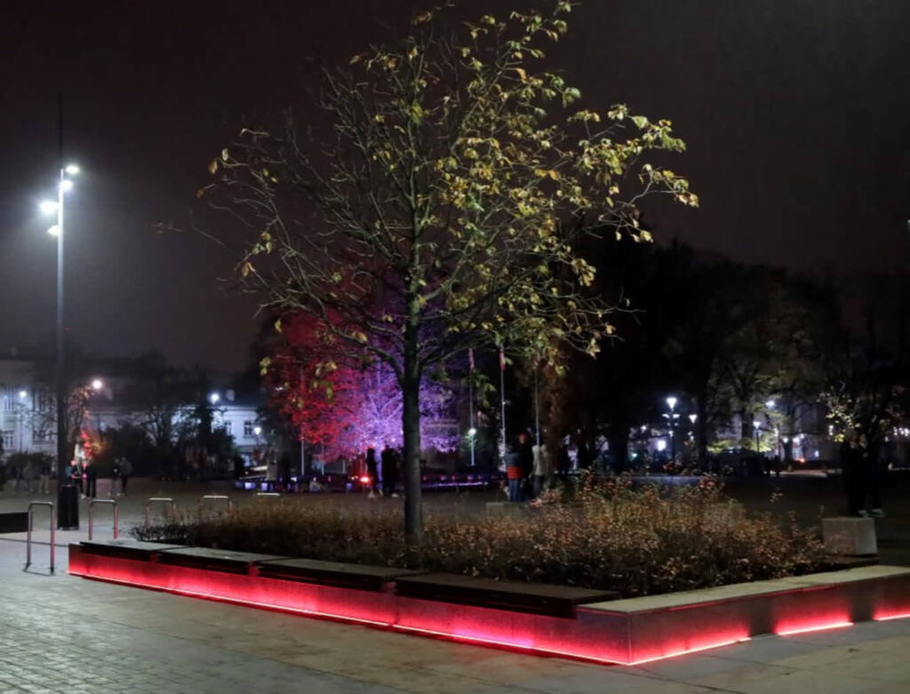 "Dzieciństwo bez przemocy". Plac Litewski rozbłyśnie na czerwono 1 EAttachments90827465556b991fdf7a6da2a4ededd6a0ba477 xl