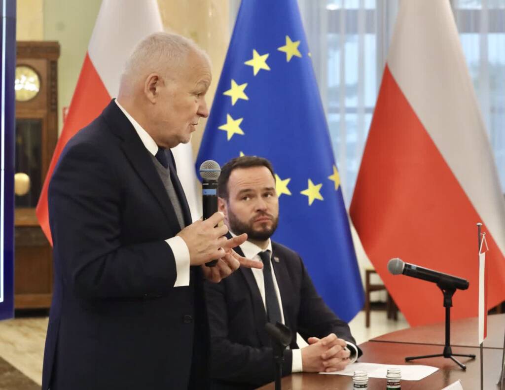 EAttachments90849866b764e7f094c35b6916e003add91567c xl