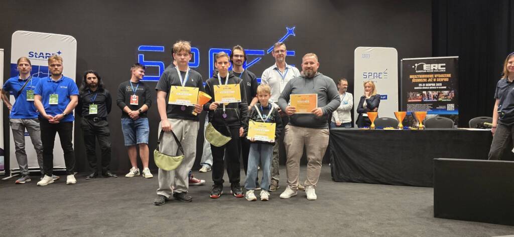 Konstruktorzy z tomaszowskiej podstawówki lecą do Singapuru. Ich roboty powalczą o podium 1 EAttachments90858917cf50a959808c74b4d7a8a185d6b7d18