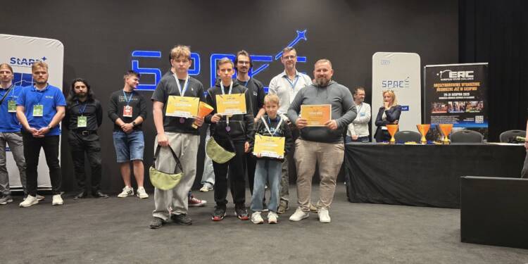 Konstruktorzy z tomaszowskiej podstawówki lecą do Singapuru. Ich roboty powalczą o podium 1 EAttachments90858917cf50a959808c74b4d7a8a185d6b7d18