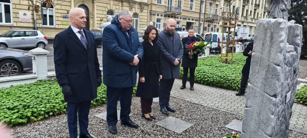 EAttachments908600462d6834b596ec1b7301421c555cebfcc xl