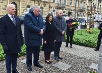 EAttachments908600462d6834b596ec1b7301421c555cebfcc xl