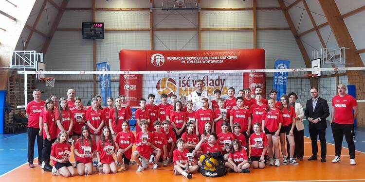 Siatkarski mistrz odwiedził uczniów w Kraśniku 1 EAttachments908667854a25d5da86756a92d93f046b470b1ab