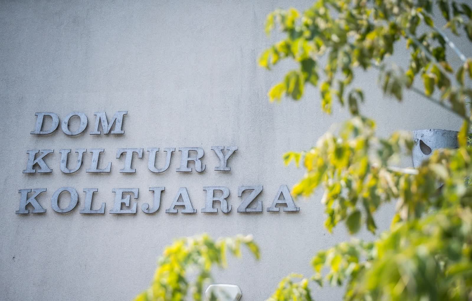 Wielu chętnych na przebudowę Domu Kultury Kolejarza