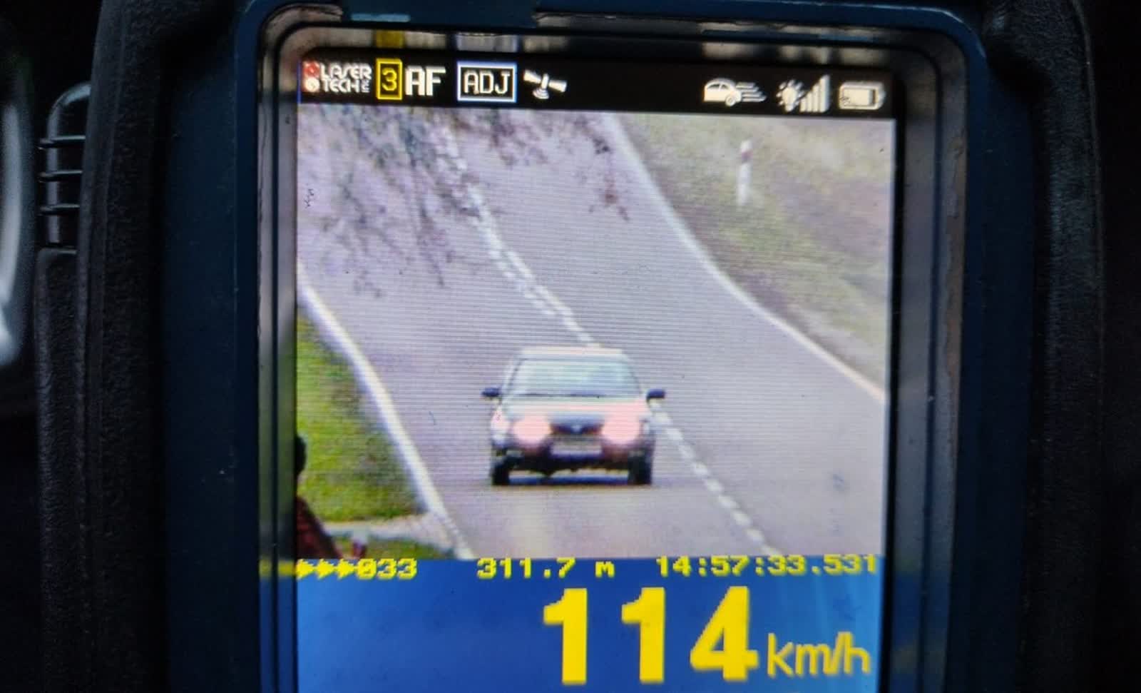 Pędził niczym na wyścigach. Surowa kara dla seniora