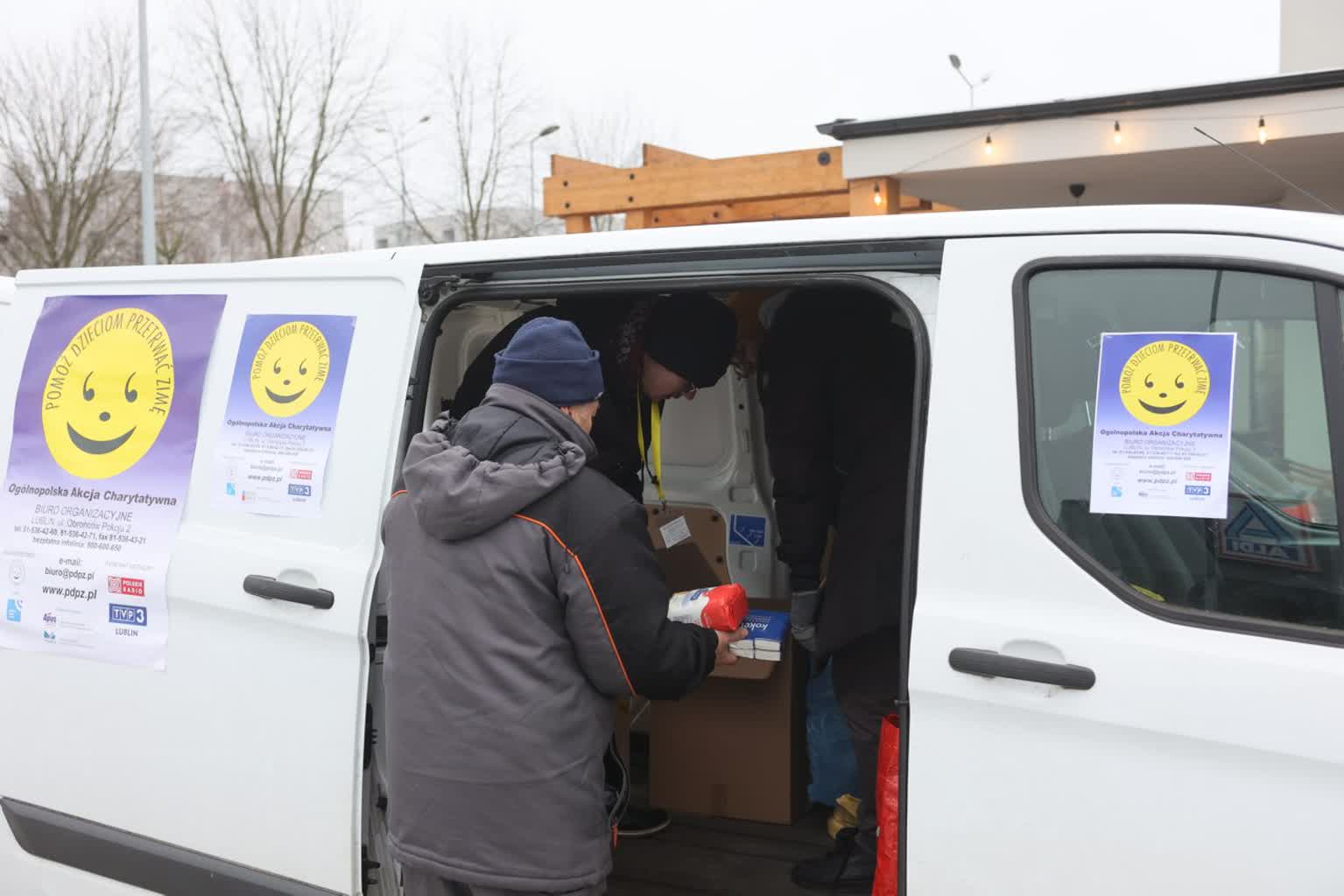 Pomóż Dzieciom Przetrwać Zimę 2025. Rozpoczęły się zbiórki stacjonarne