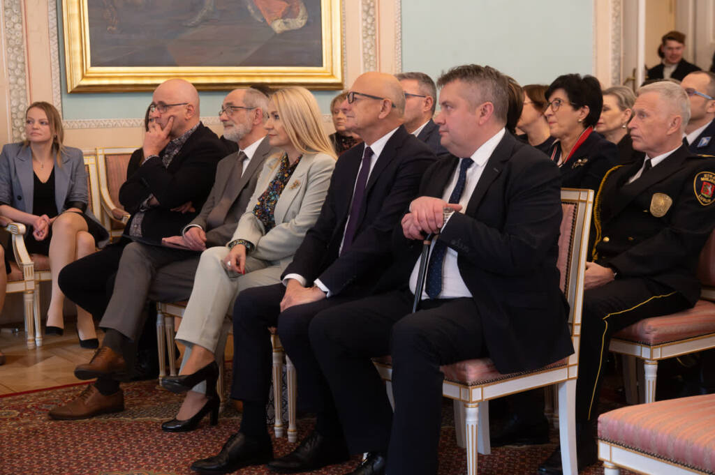 EAttachments90943367b474a6fbeb2d13bf463072b0a8d0921 xl