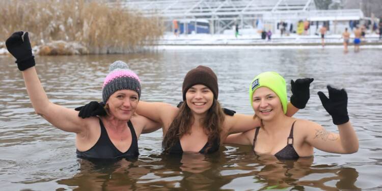 Światowy Dzień Morsa. Lubelscy amatorzy zimnych kąpieli nie boją się mrozu 1 EAttachments90946064777eaf54856fd57576ebf6466534601 xl