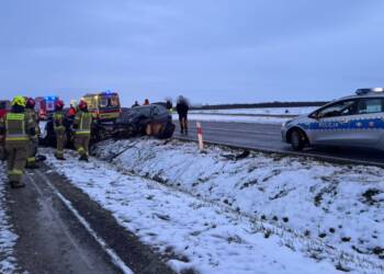 Tragedia na drodze wojewódzkiej. Jedna osoba nie żyje po czołowym zderzeniu 9 EAttachments90957458a41a222791e61469b0546c50e6c5adf xl