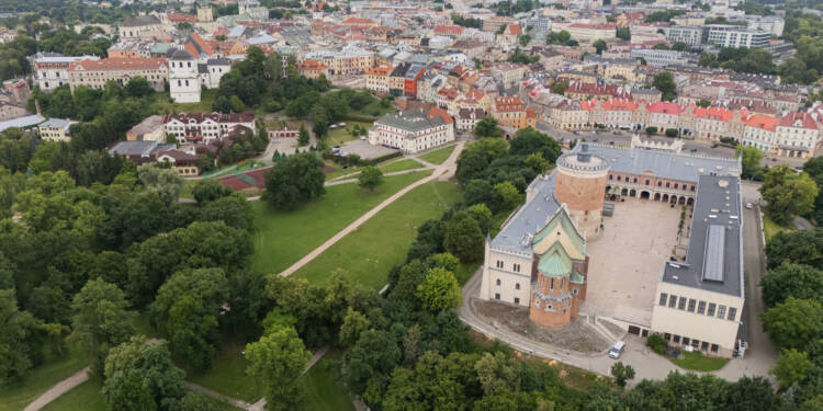 Rusza rewitalizacja Błoni pod Zamkiem. Powstanie nowy park i strefy aktywności 1 EAttachments9096198e46c170cf27f65362157ae6d7107eb96 xl