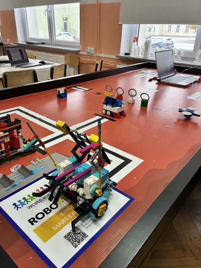 Wiemy, co potrafimy! Tomaszowscy konstruktorzy na World Robot Olympiad w Singapurze