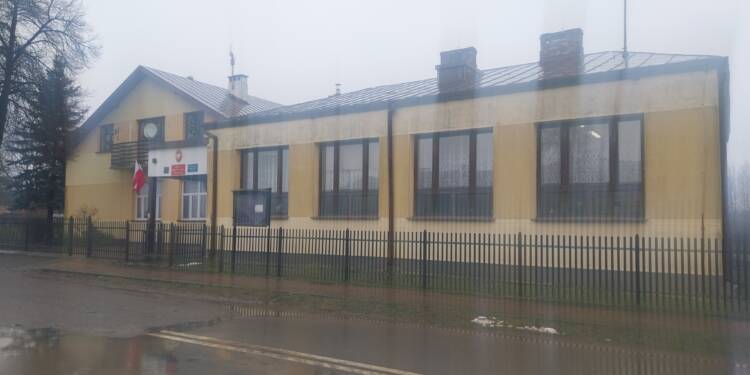 "Czasy są ciężkie". Szkoła zbiera na paczki świąteczne dla uczniów 1 EAttachments91006524d54ec73289c4d9cd4ff0e75e8724e27