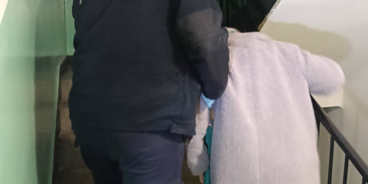 Osłabiona i wyziębiona. Policja pomogła 60-latce wrócić do domu 1 EAttachments9100888179d6a1a035e323ce09556f03df51e0f xl