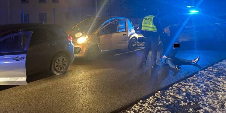 Dynamiczny pościg w Świdniku. Policja udaremniła oszustwo „na wnuczka” 1 EAttachments9103617947b13ca79078a7d53f1307355f9b7b9 xl