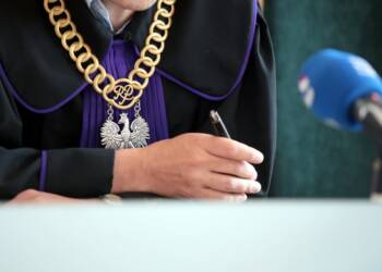 Były wójt gminy Sułów i jego żona skazani za ustawienie przetargu 5 2023-05-30T13:33:51:94 , Fot. Piotr Michalski
2023.05.30. LUBLIN . SAD REJONOWY LUBLIN ZACHOD . WYROK W SPRAWA KARNA O ZABICIE PSA .
FOT. PIOTR MICHALSKI *** Local Caption *** ZDJECIE POGLADOWE
SAD
LANCUCH
SALA ROZPRAW
BUDYNEK SADU
SKLAD ORZEKAJACY
KODEKS KARNY