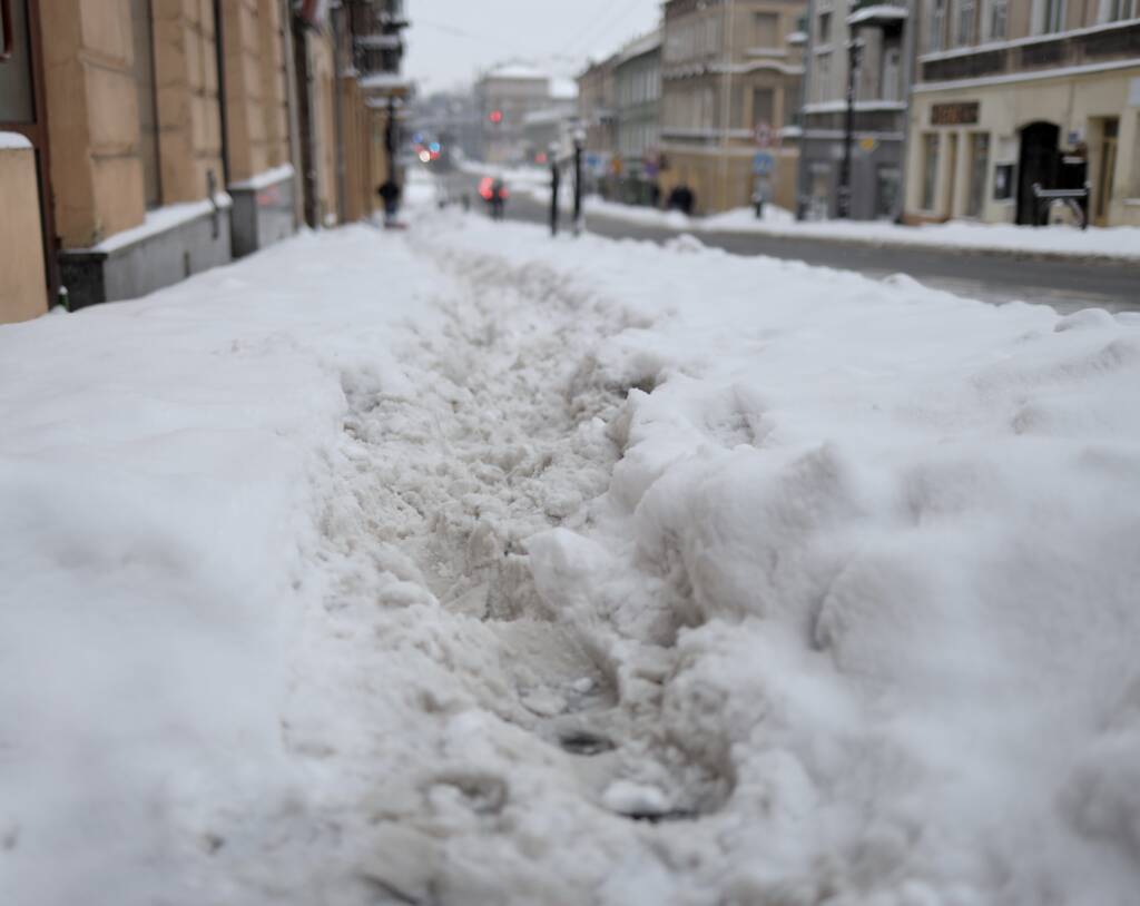 Nieodśnieżony chodnik? Właściciel nieruchomości może słono zapłacić 1 EAttachments7572947c734073b0b29e6b5bc22592f881766f5