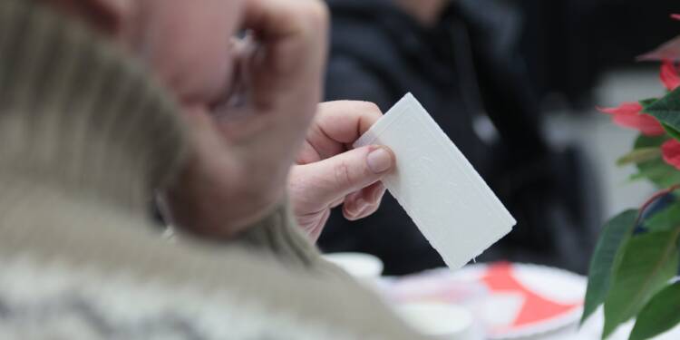 2022-12-24T10:26:48:39 ,  Fot. Piotr Michalski 
2022.12.24. LUBLIN . WIGILA CARITAS ARCHIDIECEZJI LUBELSKIEJ .
FOT. PIOTR MICHALSKI