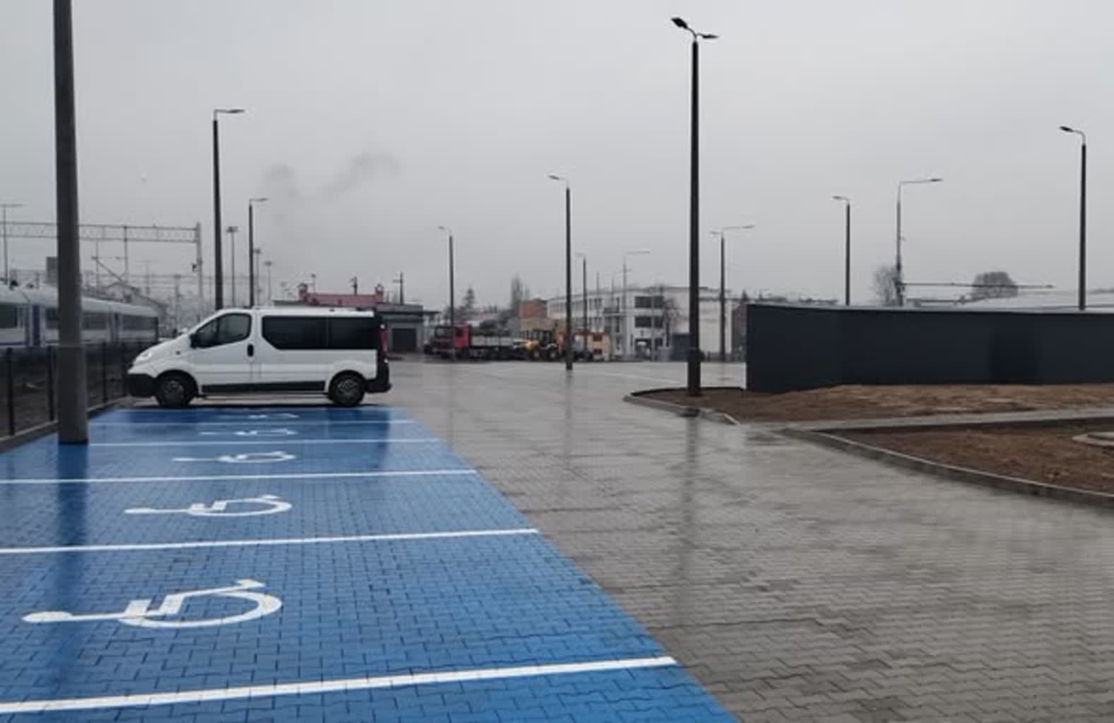 Nowy parking na 100 miejsc powstał przy stacji kolejowej Lublin Główny