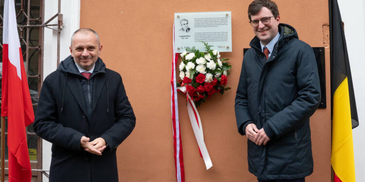 Odsłonięcie tablicy poświęconej Leopoldowi Flamowi 1 EAttachments912850290132ec8362fc662e8dc8a22a95937c6 xl