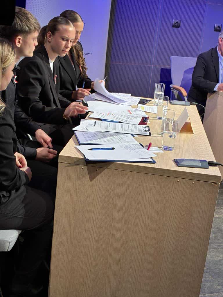 Czy młodzież powinna zostać w kraju po zakończeniu nauki? Debata oksfordzka w Zamościu