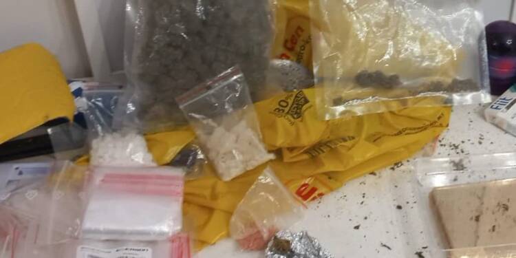 Miał w mieszkaniu kilogram marihuany. 27-latek w areszcie 1 EAttachments91783448cdd72bffc4c7e7b4f081ad52e6f9faf xl