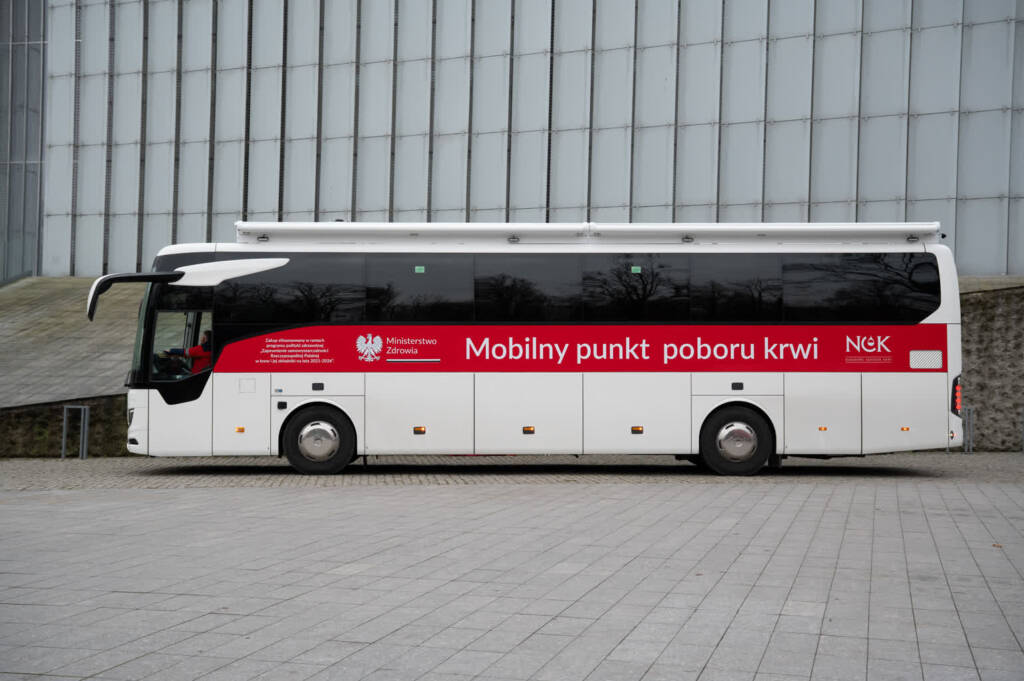 Pojadą po krew do ratowania życia. Powiększyła się flota ambulansów RCKiK w Lublinie 5 EAttachments918149602ab3df738ac1be6f4211c665077591d xl 1