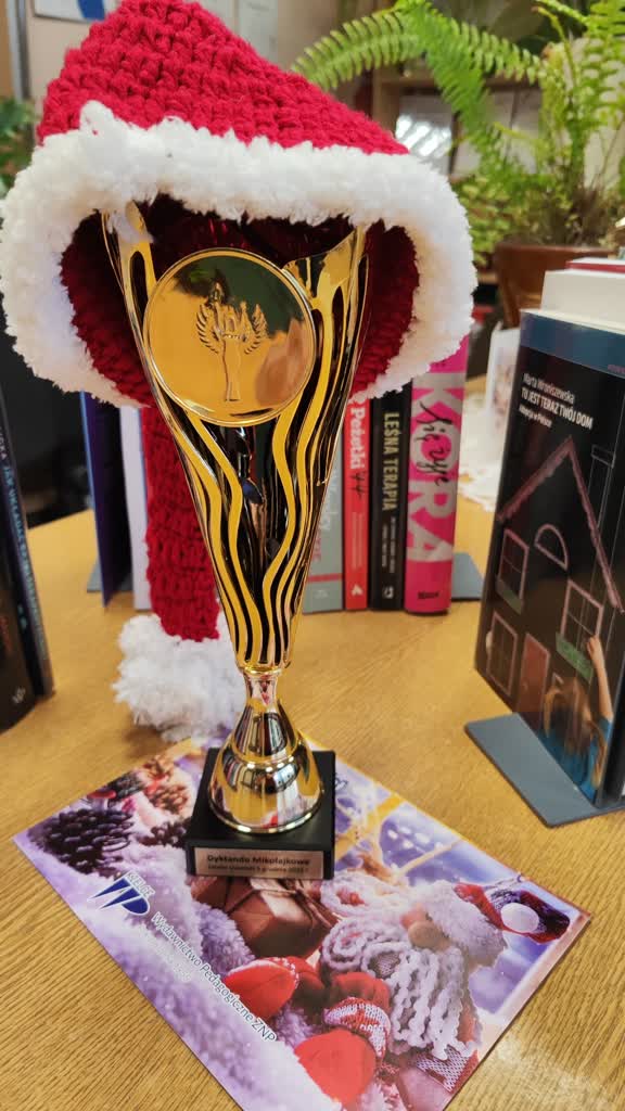 Dyktando w mikołajowym klimacie. Licealiści podejmują wyzwanie 2 594071528_1519539722676084_5774042515987841698_n.jpg