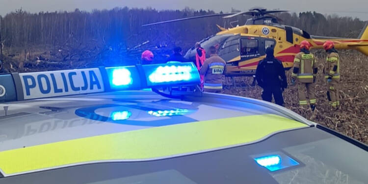 Wypadek podczas wycinki drzewa. Interweniował śmigłowiec 1 EAttachments9184353dd035cb6f71f990c35e77b8ccbeeef6c xl