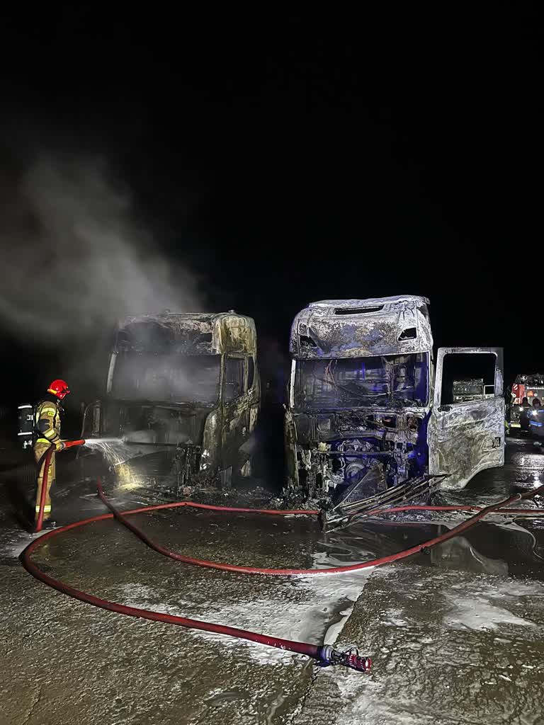 Ciężarówki stanęły w płomieniach. Pożar w powiecie zamojskim [ZDJĘCIA]