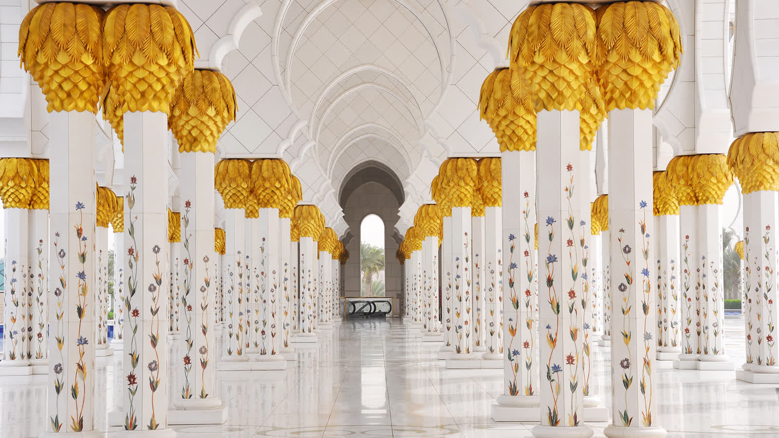 Luksus, przepych i wieżowce na pustyni - sprawdź dlaczego warto odwiedzić Zjednoczone Emiraty Arabskie 2 zeaabudhabi3.png