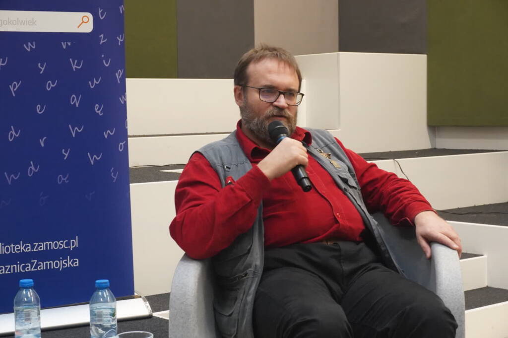 Andrzej Pilipiuk w Książnicy Zamojskiej 1 EAttachments92008645268d0d61efd155db9ddcd95a1b5bae3 xl