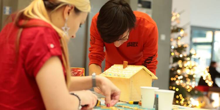 Chatka z piernika, czyli słodki konkurs na lubelskiej uczelni 1 EAttachments9202188e8164c0084144bfb924b328e8865798f xl