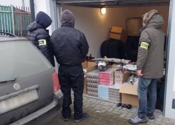 Balonami próbował przemycić papierosy. Kontrabandę przechwycili pogranicznicy 2 EAttachments920278675db6cef08ab253994075a98323a632b xl