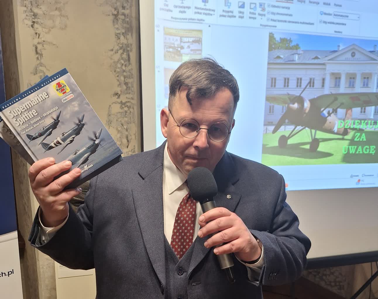 Zabierali i niszczyli. Polska liczy straty wyrządzone przez Sowietów