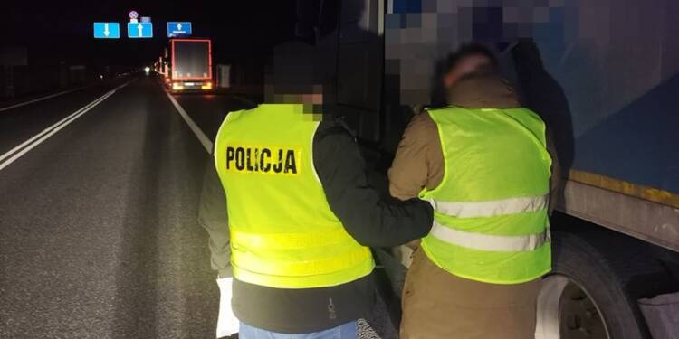 Białorusin może zostać wydalony z Polski. Posługiwał się podrobionymi dokumentami 1 EAttachments92073135fd98e93be17a528dadb3e0f254e3421 xl