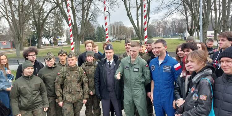 EAttachments92075545076ae0c9c115bdeae812ec598042102 xl