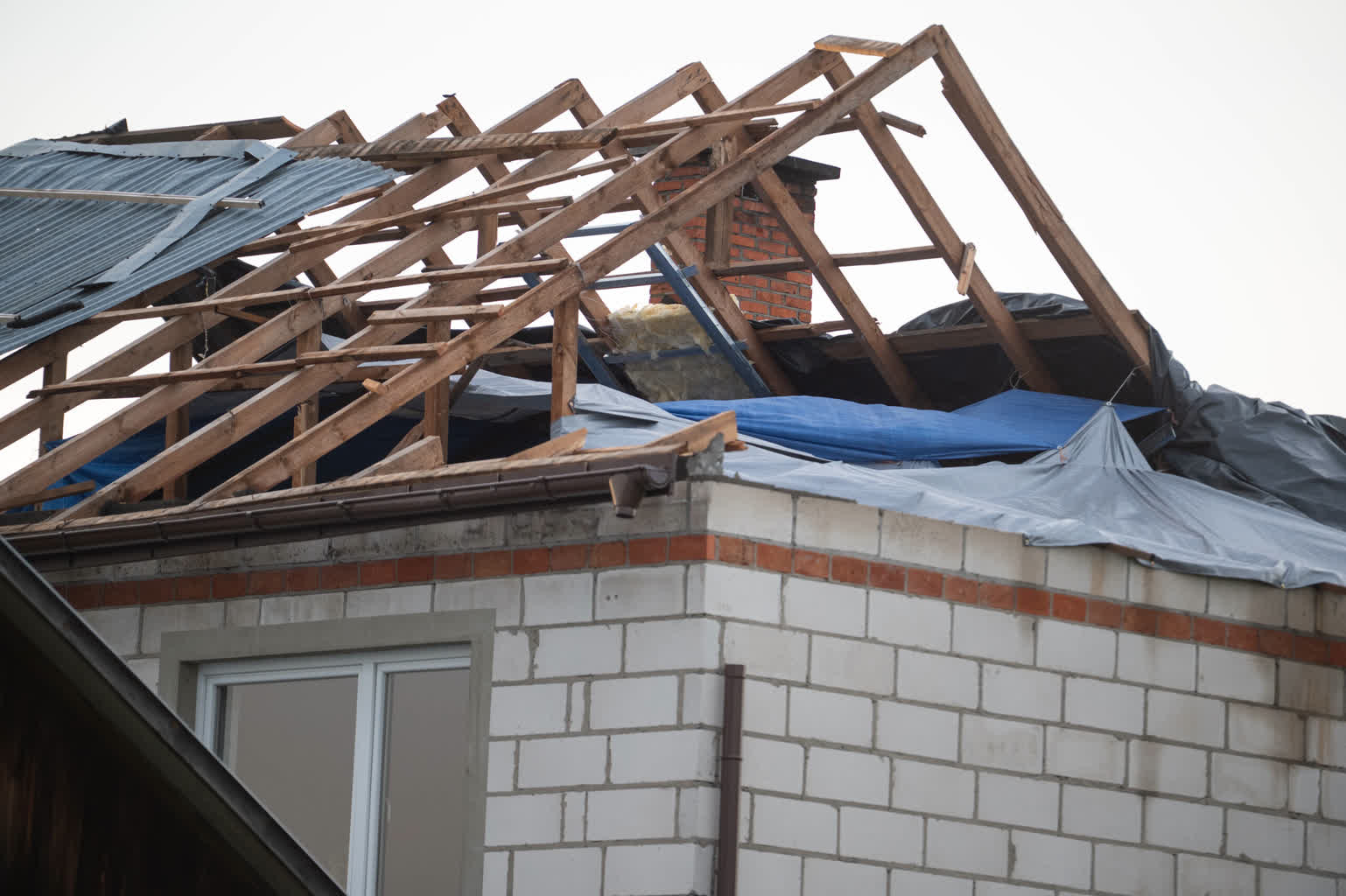 Wyryki: dom zniszczony przez rakietę został rozebrany 2 DSC_9048-scaled.jpg