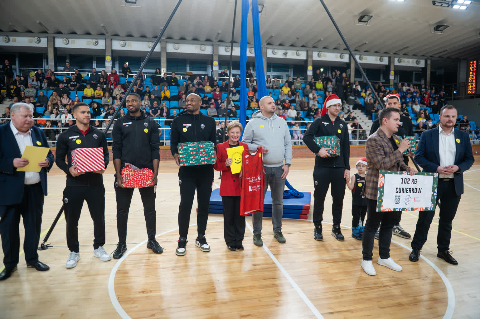 Słodkie serca na parkiecie. Lubelscy sportowcy zagrają dla dzieci 2 kra40-2024-12-12-212717.jpg