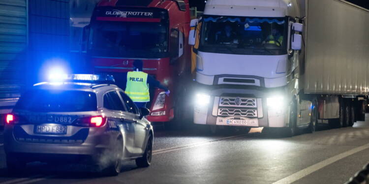 Wzmożony ruch przed świętami. 30 godzin oczekiwania przed przejściem granicznym 1 EAttachments921664067b256b1501a0e16ec559ef58fe188a0 xl