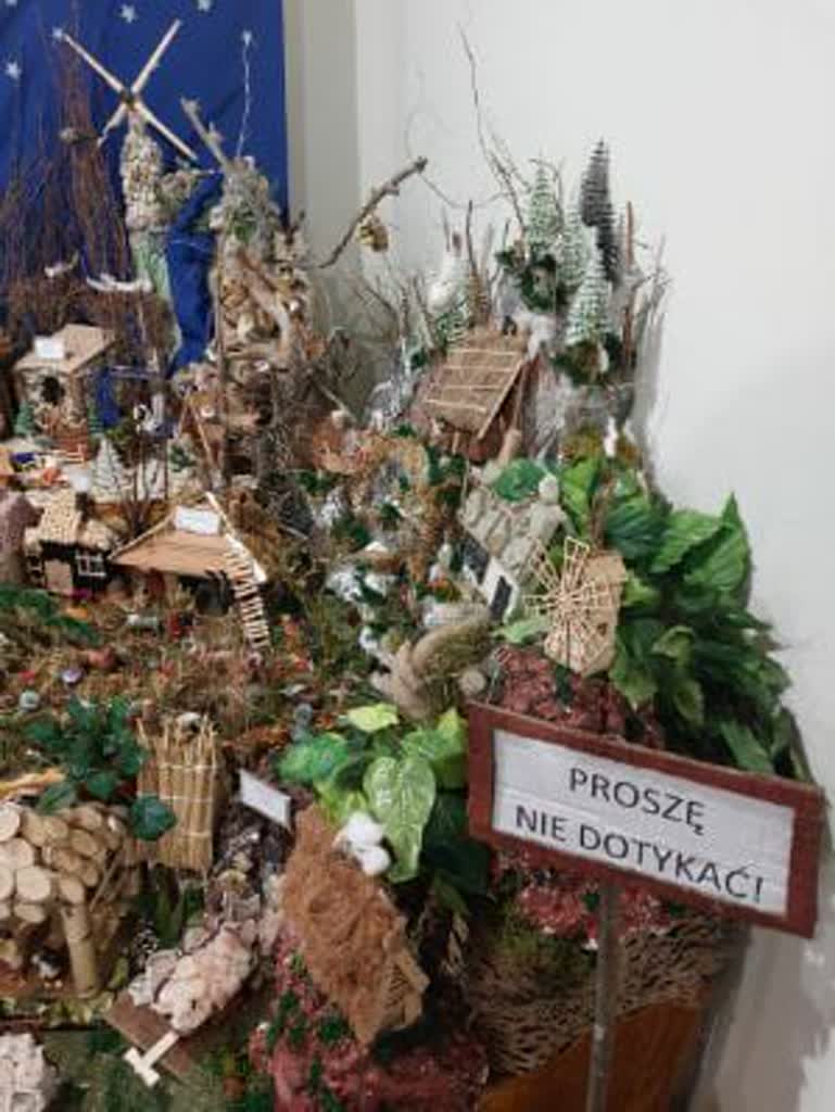 Ma 10 metrów, dziesiątki postaci i wciąż się rozrasta. Bożonarodzeniowa szopka w Wilkowie 7 598261354_3427426674092088_6164396190340166559_n.jpg