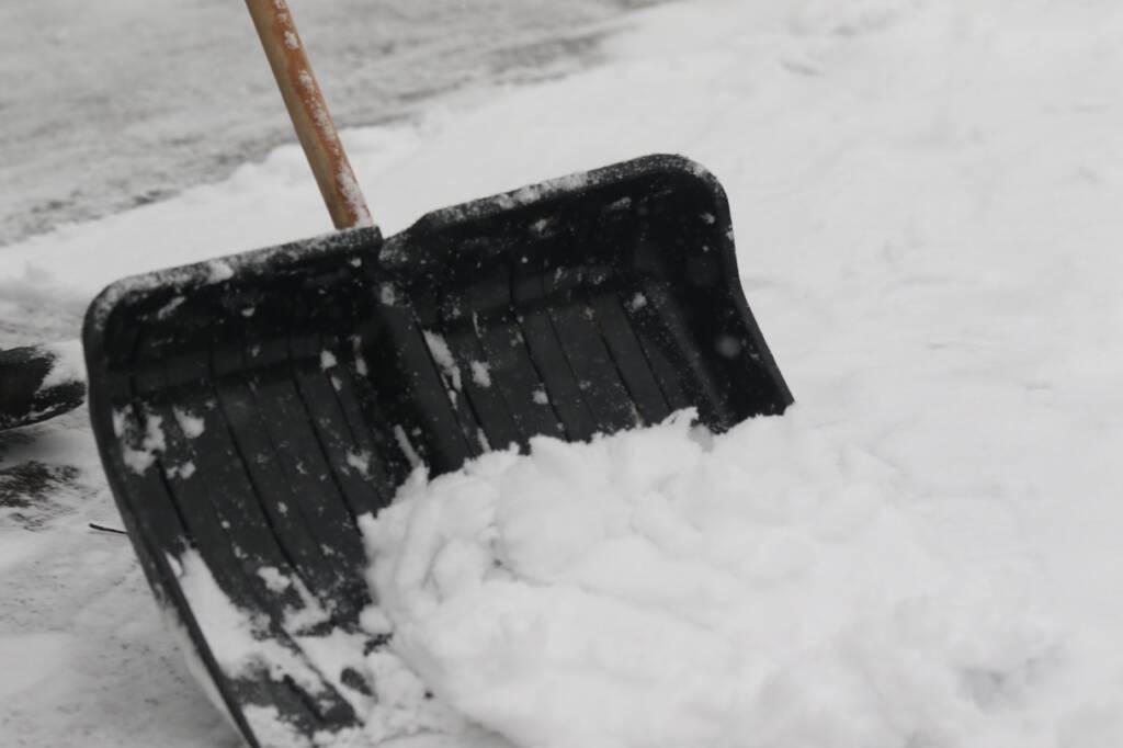 Odśnieżanie z MMS-em w tle. Nietypowe działanie prezesa zamojskiego PGK 2 EAttachments4639030d29102c16e62d47025e44e669a19c3d8