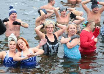 2024-12-29T12:06:33:00 ,  Fot. Piotr Michalski 
2024.12.29. LUBLIN . ZALEW ZEMBORZYCKI , TAMA . KAPIEL LUBELSKI KLUB MORSOW .
FOT. PIOTR MICHALSKI