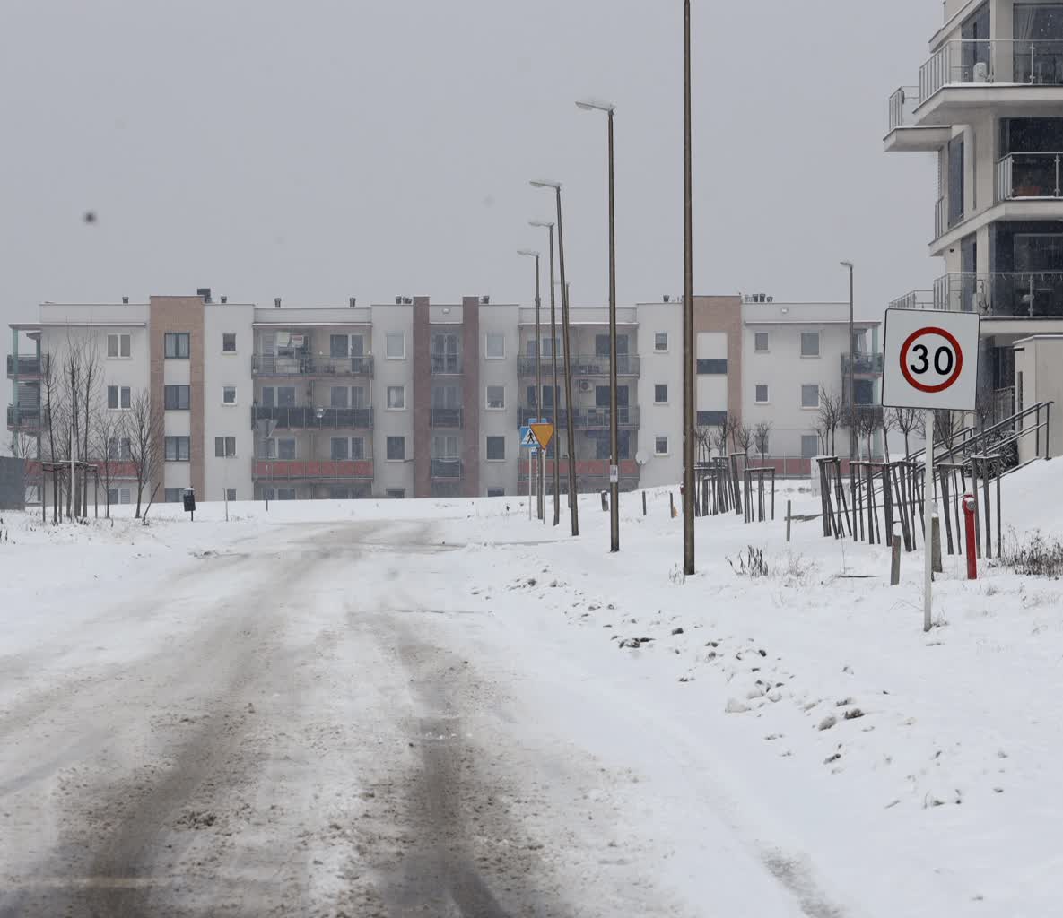 Zimowe warunki na drogach regionu. Relacja naszych reporterów