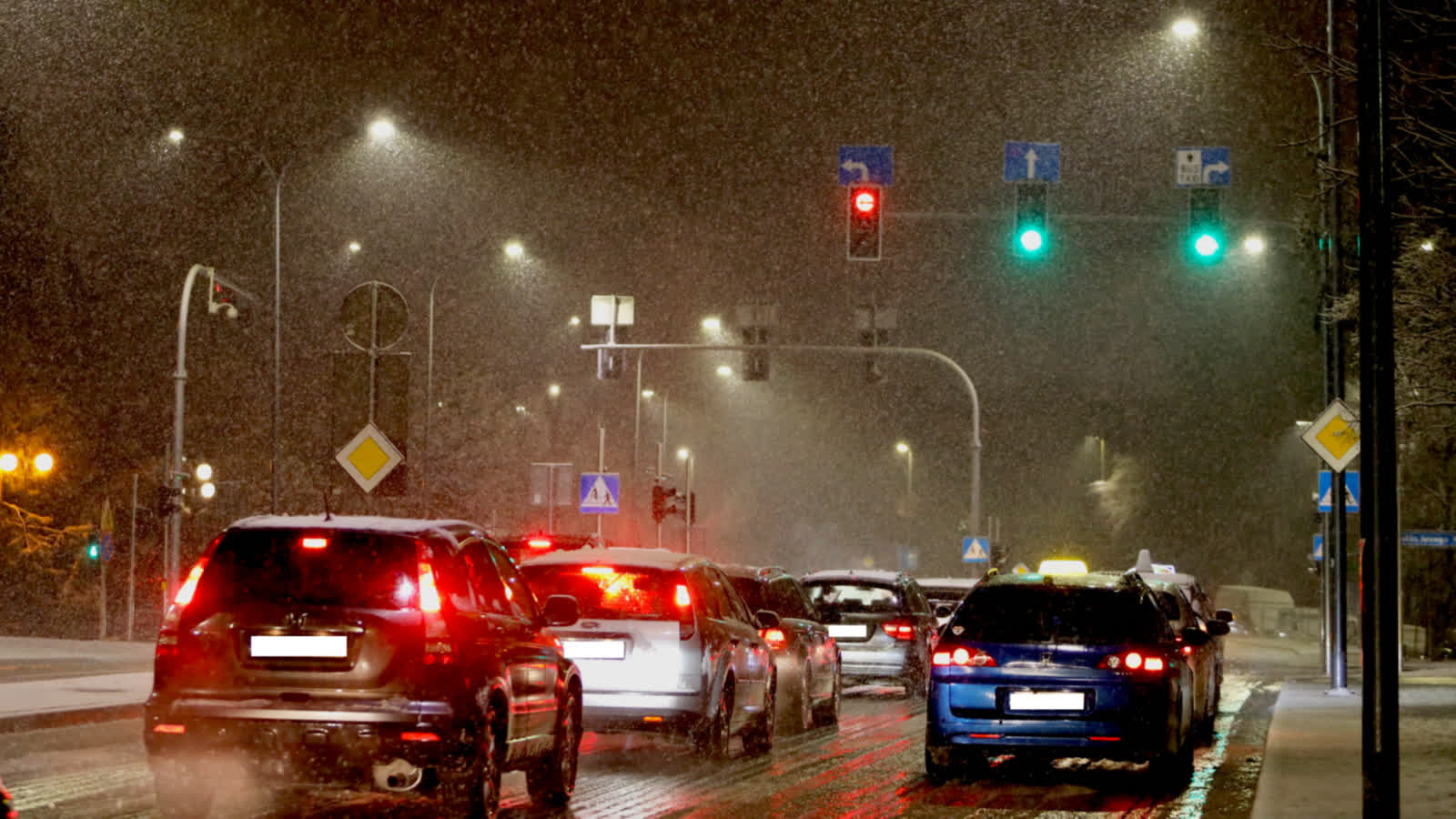 Zima atakuje. Śnieg nadciągnął nad region