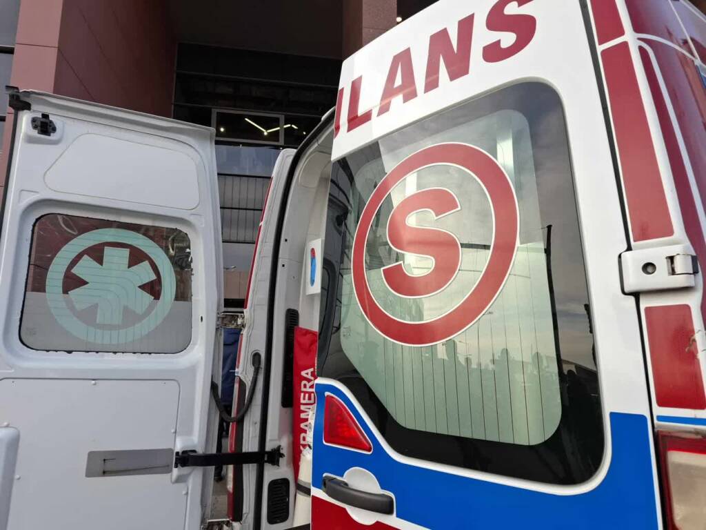 Więcej pracy dla ratowników. Śnieg i śliskie chodniki utrudniają dojazdy 1 EAttachments9259140408cce2c81dbd1fa59b44711a47fb9b2 xl