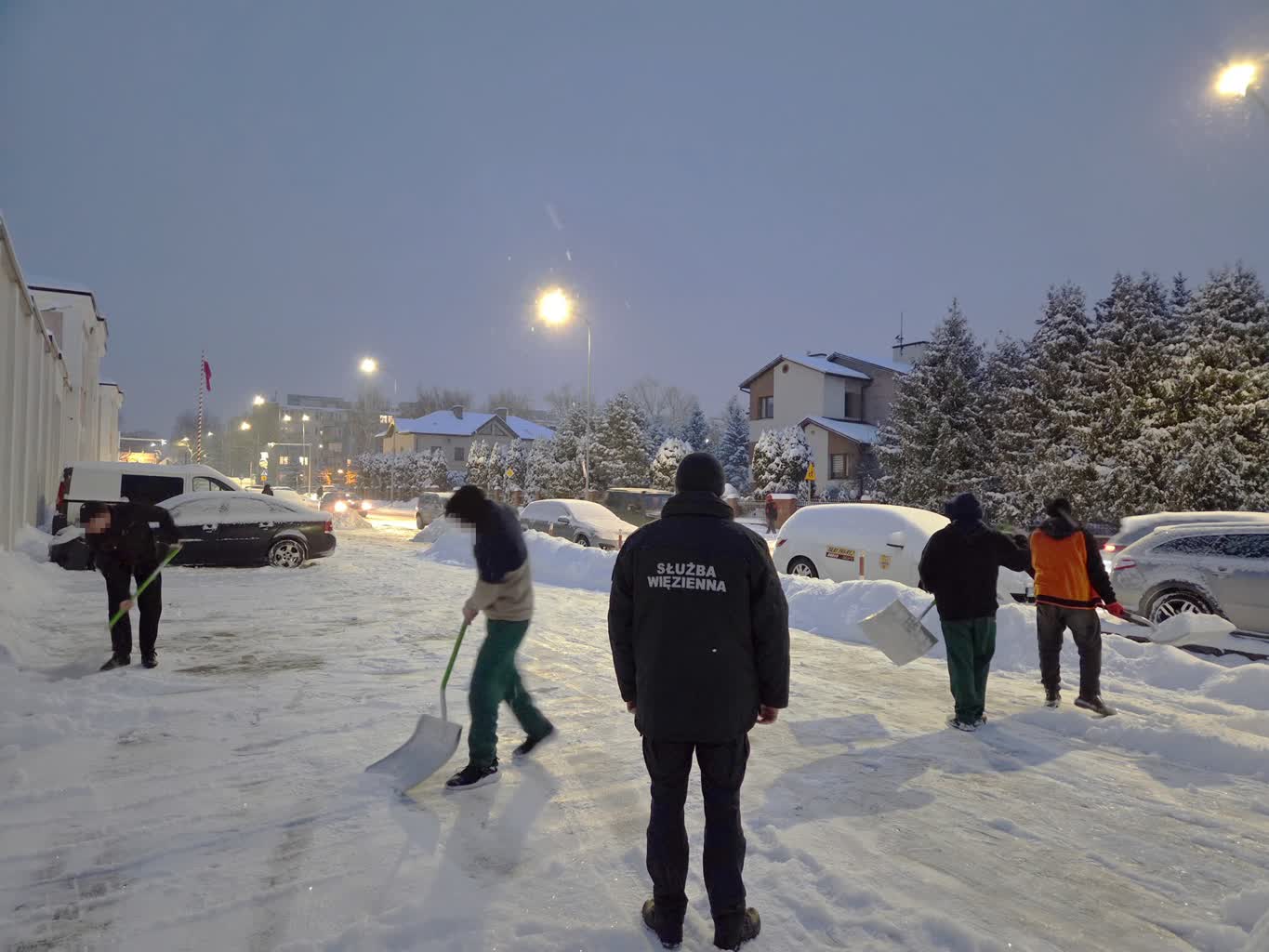 Ślisko i biało. Trudne warunki w Lubelskiem 4 skazani 2.jpg