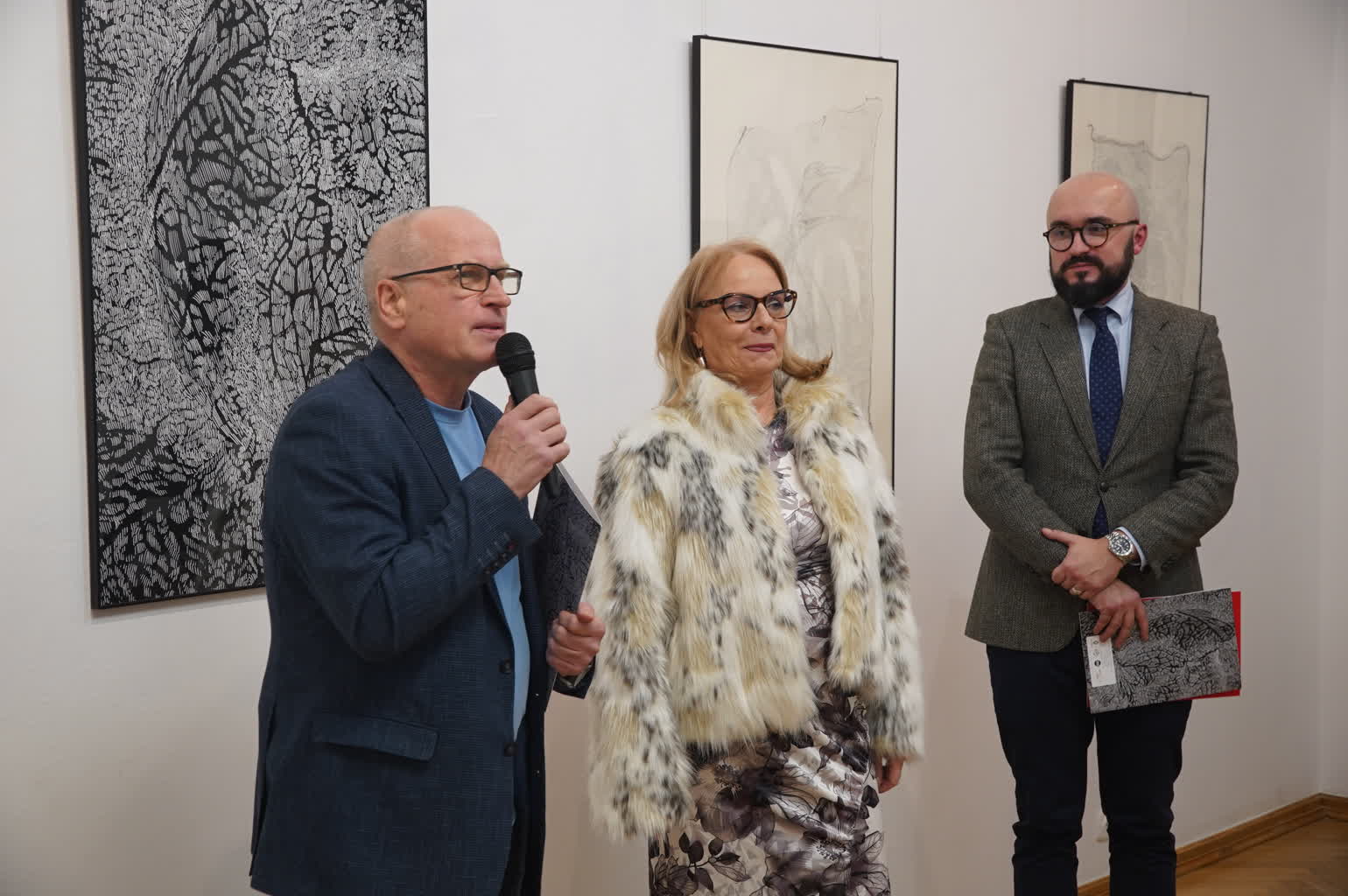 „Utkane srebrną nicią” – wernisaż wystawy Elżbiety Dudek